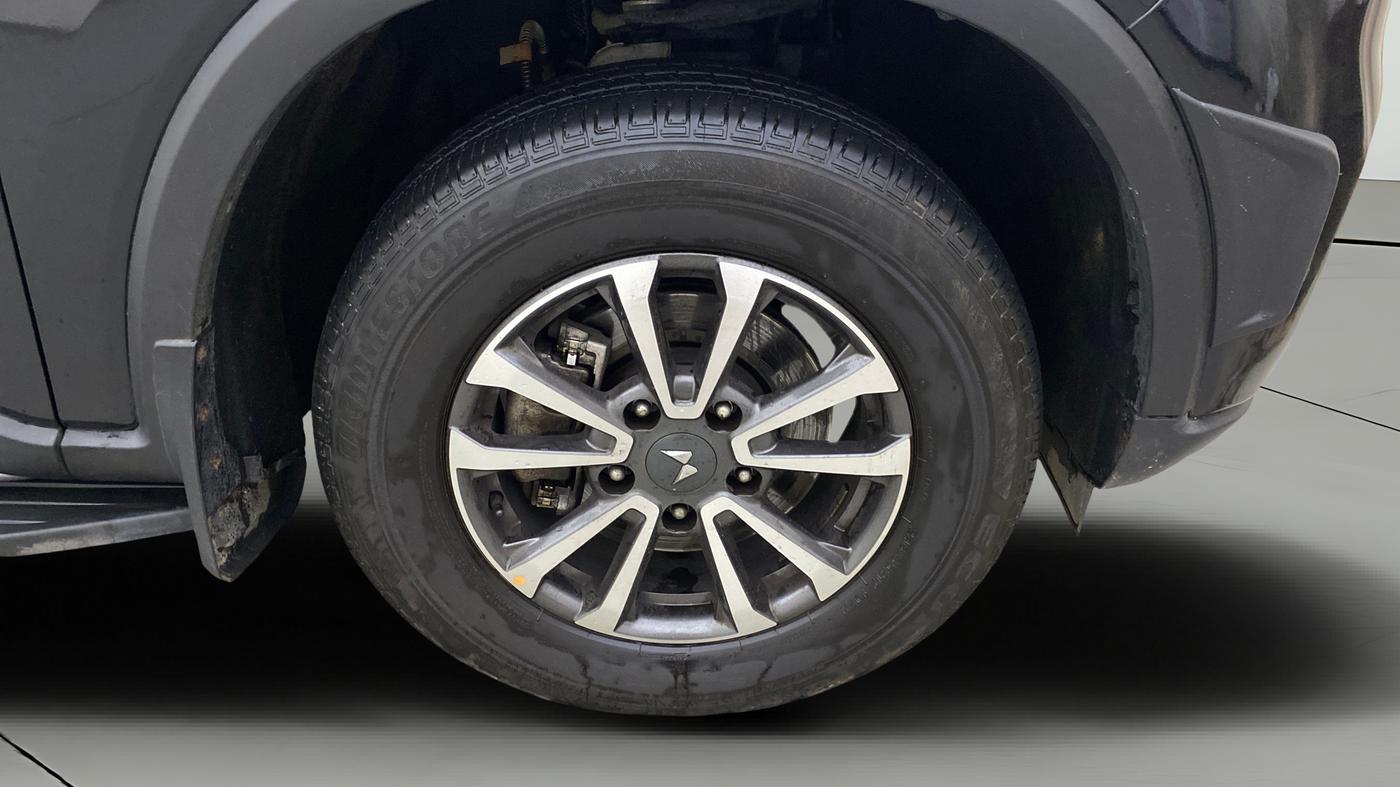 2024 Mahindra SCORPIO-N Z8 Select Diesel AT 2WD, Diesel, Automatic, 11,819 km, Right Front Wheel