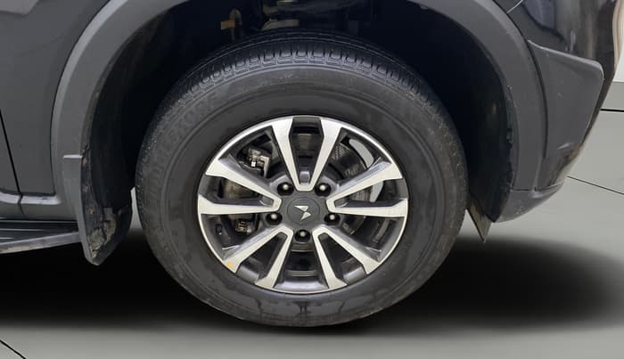 2024 Mahindra SCORPIO-N Z8 Select Diesel AT 2WD, Diesel, Automatic, 11,819 km, Right Front Wheel
