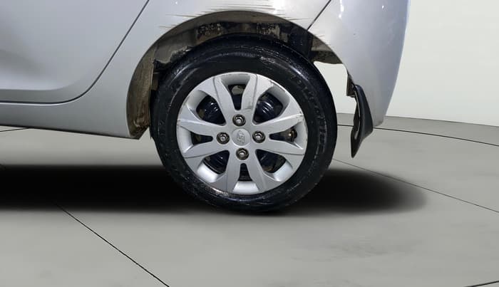 2018 Hyundai Eon SPORTZ, Petrol, Manual, 21,845 km, Left Rear Wheel