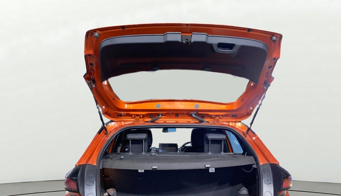 2024 Tata ALTROZ RACER R1, Petrol, Manual, 5,588 km, Boot Door Open