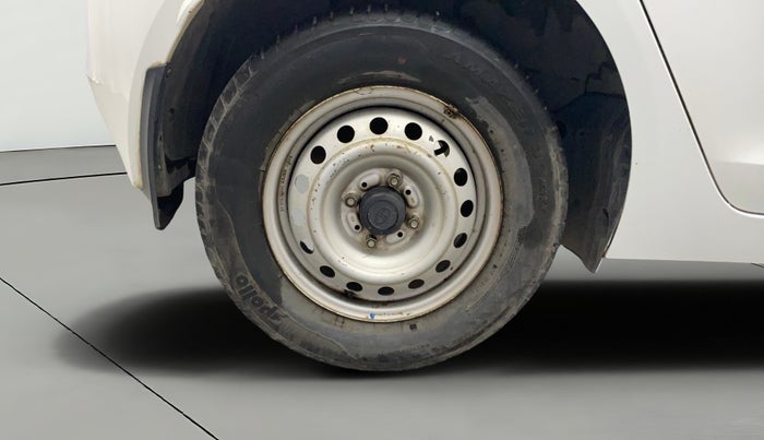 2020 Tata ALTROZ XE PETROL, Petrol, Manual, 72,750 km, Right Rear Wheel