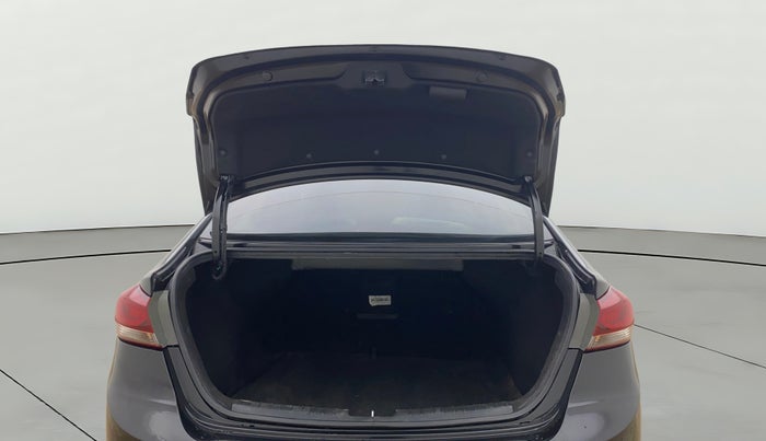 2017 Hyundai New Elantra 2.0 SX(O) AT PETROL, Petrol, Automatic, 1,07,578 km, Boot Door Open