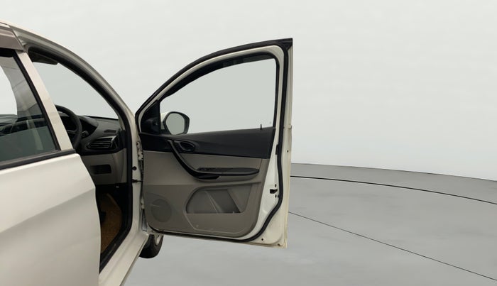 2018 Tata Tiago XT PETROL, Petrol, Manual, 1,41,067 km, RHS Front Door