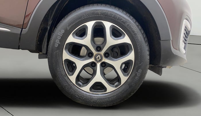 2017 Renault Captur RXT PETROL DUAL TONE, Petrol, Manual, 53,644 km, Right Front Wheel