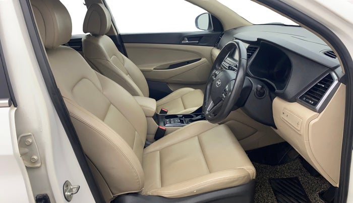 2017 Hyundai Tucson GLS 2WD AT PETROL, Petrol, Automatic, 48,293 km, Right Side Front Door Cabin
