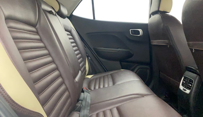 2022 Hyundai VENUE SX 1.0 (O) TURBO IMT, Petrol, Manual, 56,712 km, Right Side Rear Door Cabin