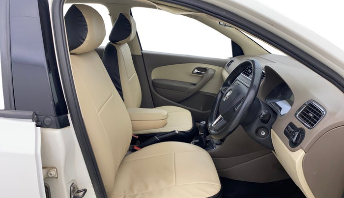 2013 Skoda Rapid AMBITION 1.6 MPI MT PLUS, Petrol, Manual, 83,915 km, Right Side Front Door Cabin