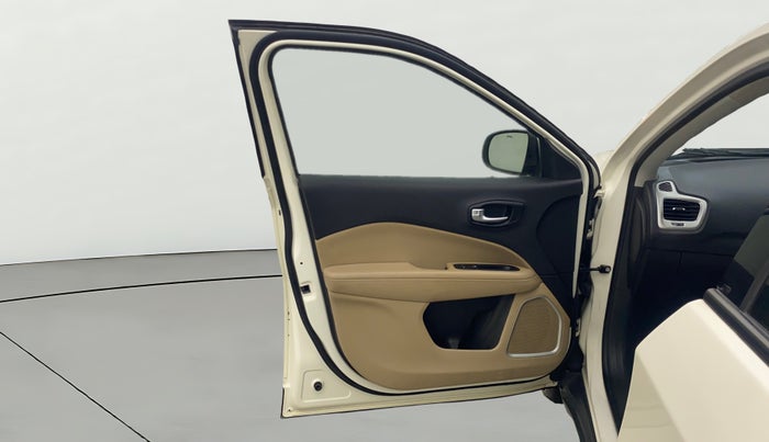 2017 Jeep Compass LONGITUDE (O) 2.0 DIESEL, Diesel, Manual, 68,398 km, LHS Front Door