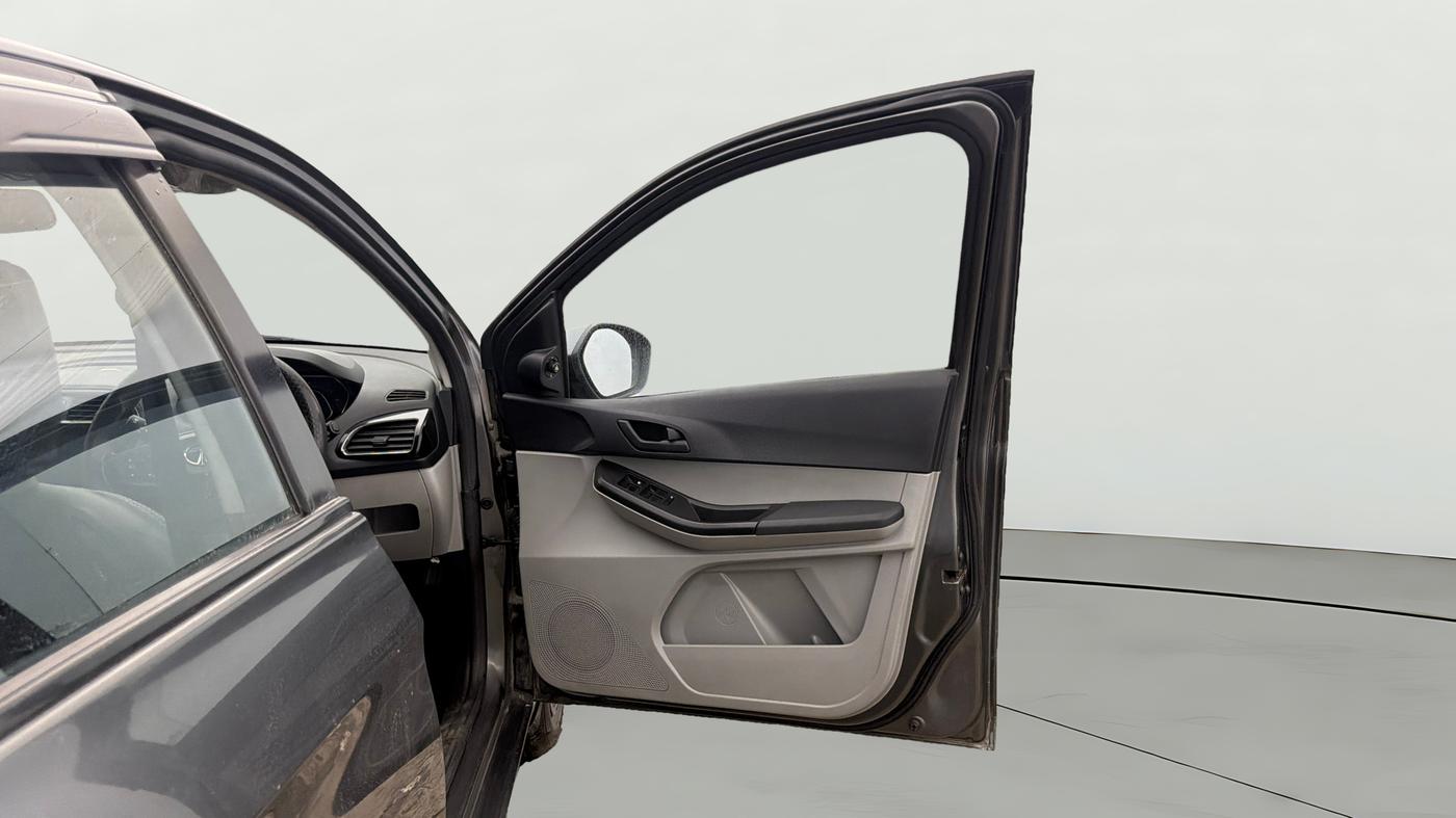 2021 Tata Tiago XZ PETROL, Petrol, Manual, 1,00,522 km, RHS Front Door