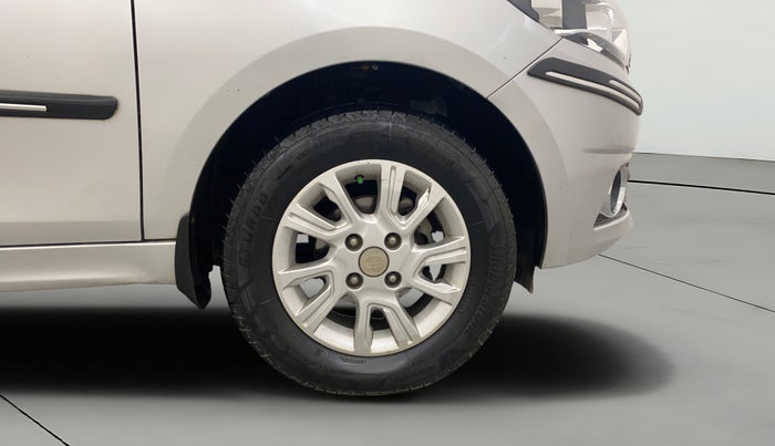 2017 Tata Tiago XZ PETROL, Petrol, Manual, 25,967 km, Right Front Wheel