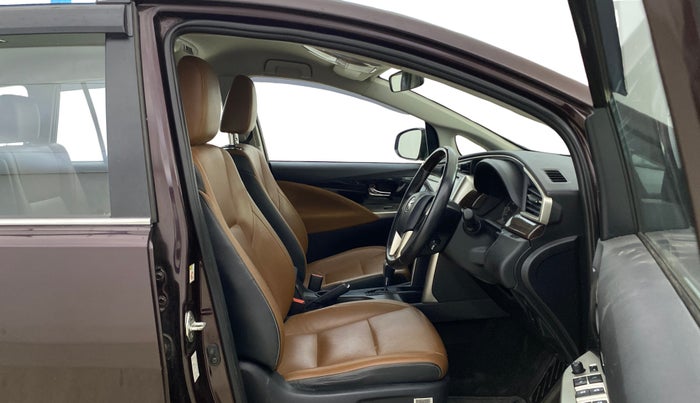 2016 Toyota Innova Crysta 2.8 ZX AT 7 STR, Diesel, Automatic, 57,258 km, Right Side Front Door Cabin