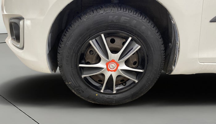 2015 Maruti Swift VDI, Diesel, Manual, 1,08,906 km, Left Front Wheel