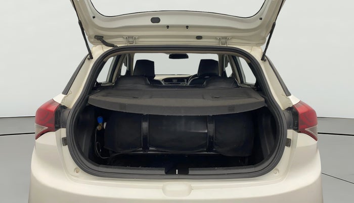 2016 Hyundai Elite i20 MAGNA 1.2, CNG, Manual, 87,283 km, Boot Open Zoomed View