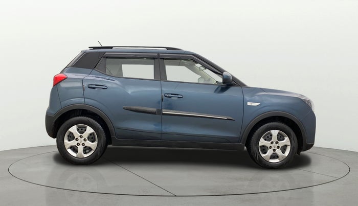 2021 Mahindra XUV300 W6 1.2 PETROL AMT, Petrol, Automatic, 63,607 km, Right Side View