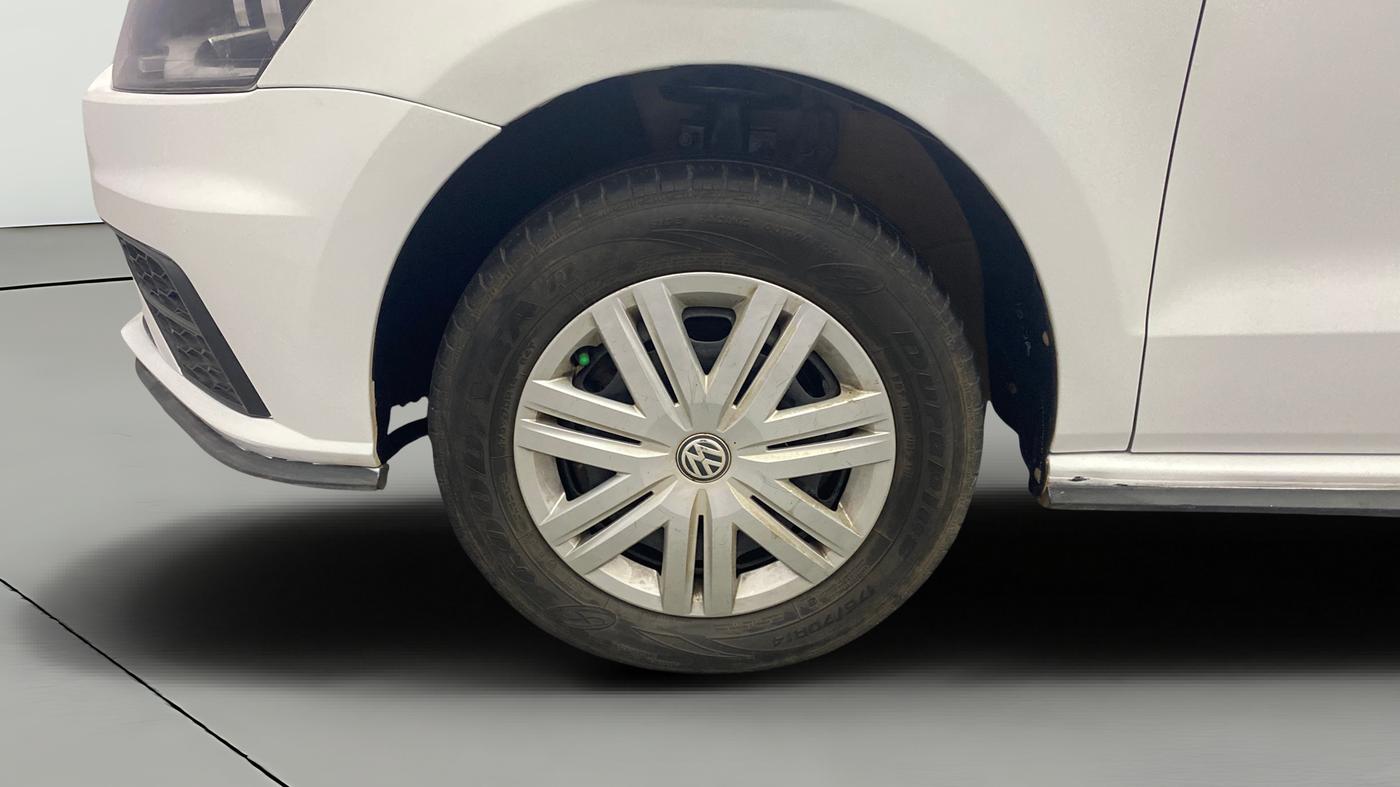 2021 Volkswagen Polo TRENDLINE 1.0L, Petrol, Manual, 1,22,676 km, Left Front Wheel