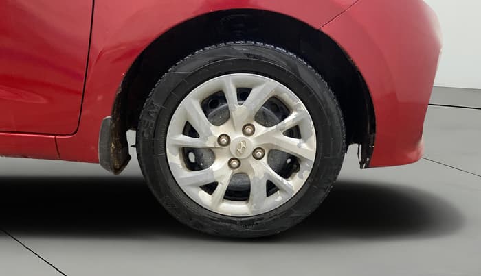 2017 Hyundai Grand i10 MAGNA 1.2 KAPPA VTVT, Petrol, Manual, 1,12,589 km, Right Front Wheel