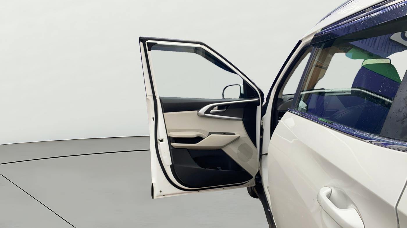 2023 KIA CARENS PRESTIGE 1.5 PETROL 7 STR, Petrol, Manual, 47,620 km, LHS Front Door