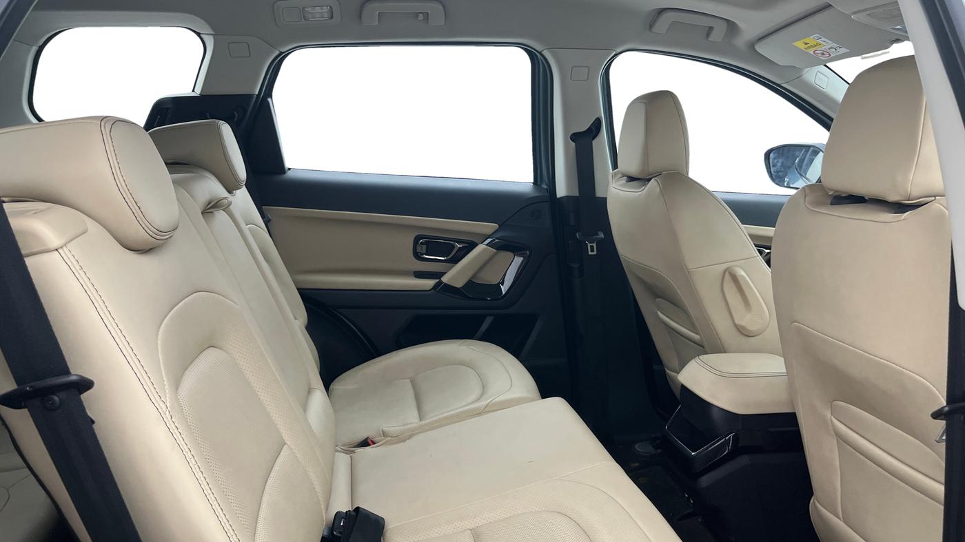 2022 Tata Safari XZA PLUS, Diesel, Automatic, 45,363 km, Right Side Rear Door Cabin