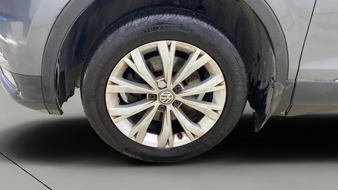 2018 Volkswagen TIGUAN COMFORTLINE TDI AT, Diesel, Automatic, 1,33,306 km, Left Front Wheel