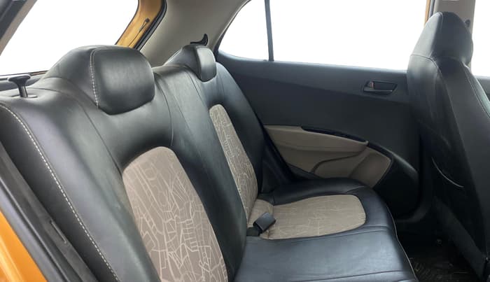 2013 Hyundai i10 MAGNA 1.2, CNG, Manual, 34,730 km, Right Side Rear Door Cabin