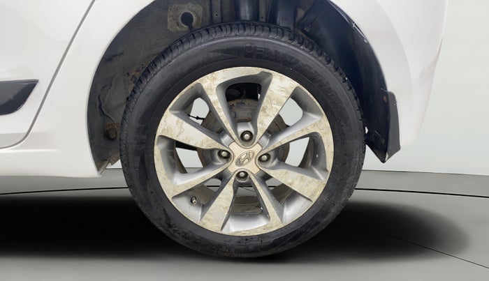 2017 Hyundai Elite i20 ASTA 1.4 CRDI (O), Diesel, Manual, 1,19,710 km, Left Rear Wheel