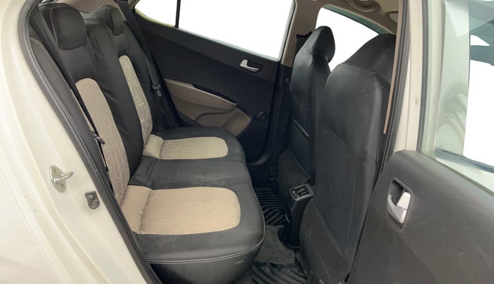 2017 Hyundai Grand i10 SPORTZ 1.2 KAPPA VTVT, Petrol, Manual, 83,853 km, Right Side Rear Door Cabin