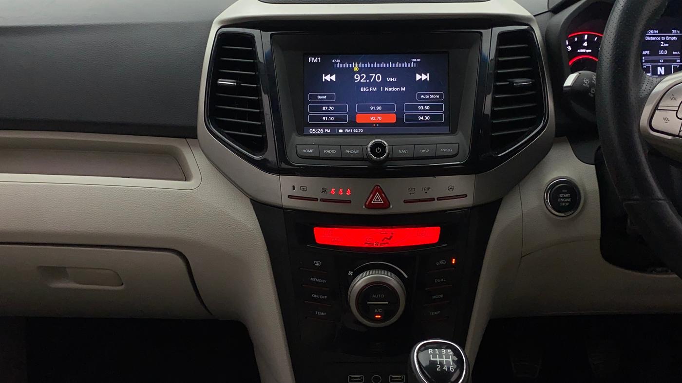 2020 Mahindra XUV300 W8 (O) 1.2 PETROL, Petrol, Manual, 34,817 km, Air Conditioner
