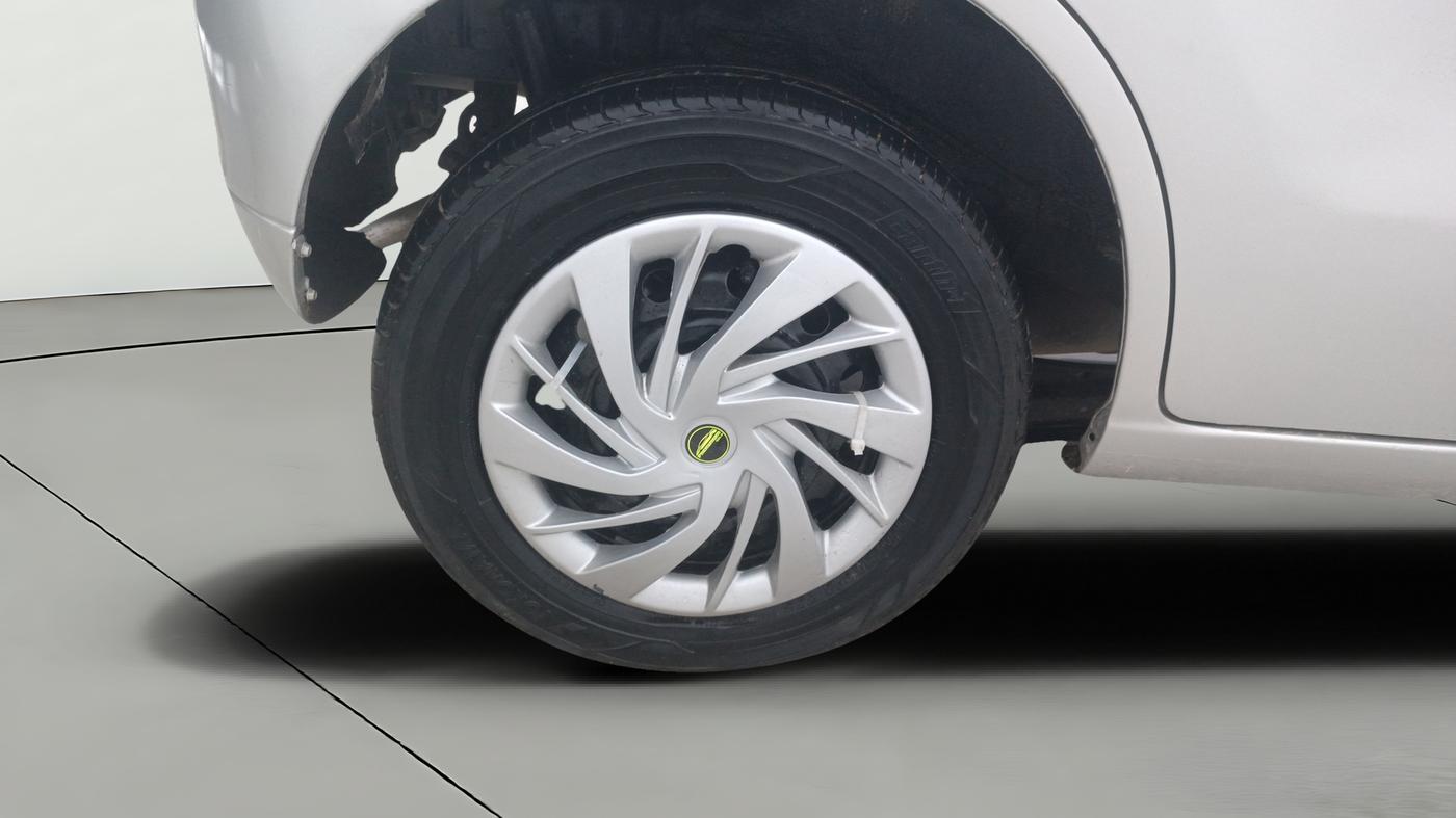 2015 Maruti Wagon R 1.0 LXI, Petrol, Manual, 1,05,123 km, Right Rear Wheel