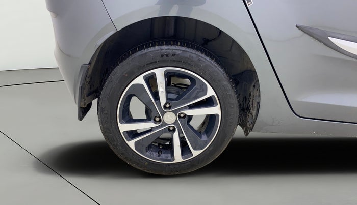 2023 Tata ALTROZ  XZ Plus (O) (S), Petrol, Manual, 22,499 km, Right Rear Wheel