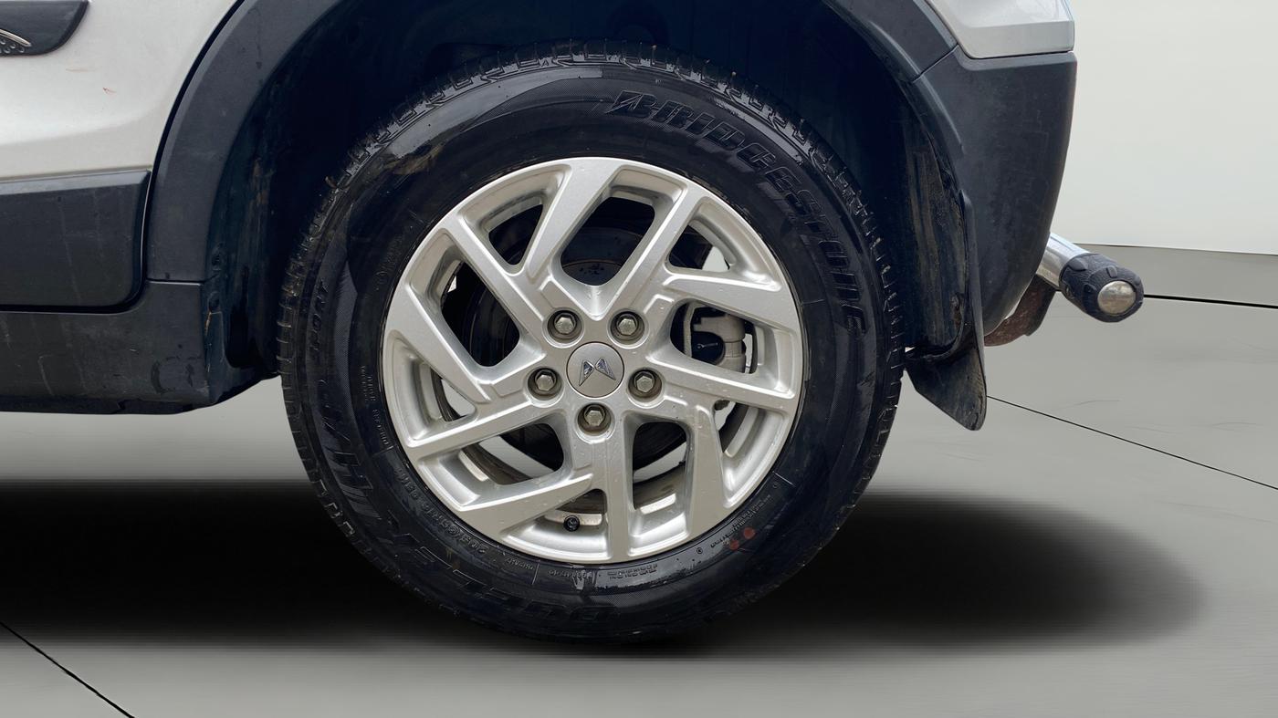 2022 Mahindra XUV300 W8 1.2 PETROL, Petrol, Manual, 15,635 km, Left Rear Wheel