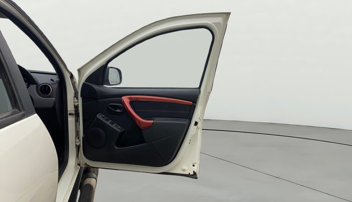 2018 Renault Duster RXS CVT, Petrol, Automatic, 30,921 km, RHS Front Door