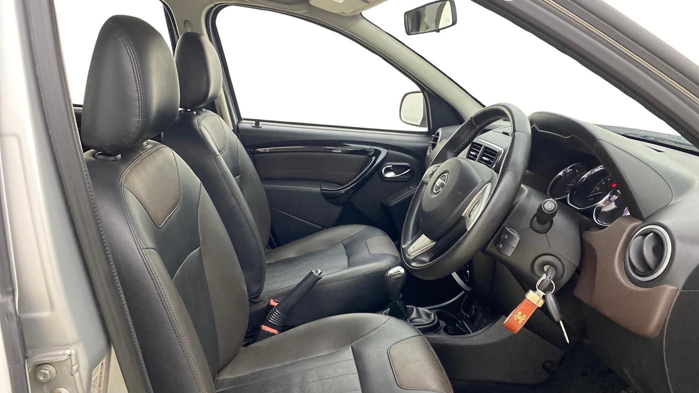 2017 Nissan Terrano XV D PREMIUM AMT, Diesel, Automatic, 55,977 km, Right Side Front Door Cabin