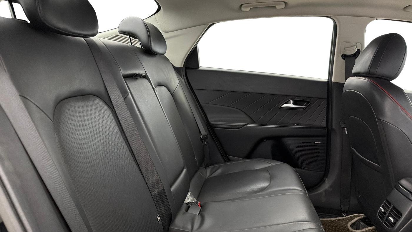 2023 Hyundai Verna SX (O) 1.5 TURBO PETROL MT, Petrol, Manual, 1,18,330 km, Right Side Rear Door Cabin