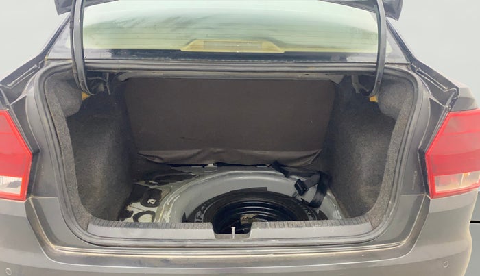 2017 Volkswagen Ameo HIGHLINE1.5L, Diesel, Manual, 1,30,721 km, Boot Open Zoomed View