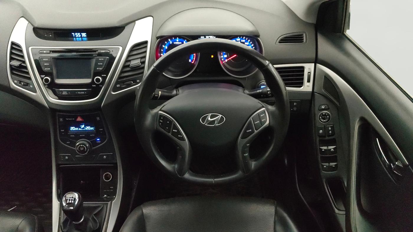 2016 Hyundai New Elantra 2.0 SX MT PETROL, Petrol, Manual, 56,480 km, Steering Wheel Close Up