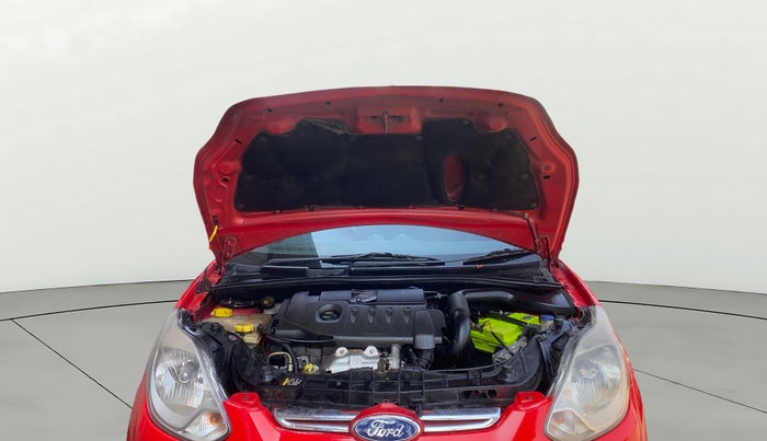 2012 Ford Figo TITANIUM 1.4 DIESEL, Diesel, Manual, 1,20,381 km, Open Bonet