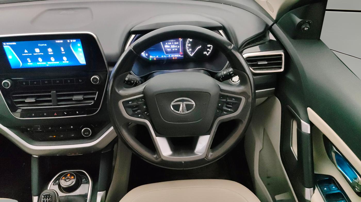 2021 Tata Safari XZ PLUS, Diesel, Manual, 1,36,197 km, Steering Wheel Close Up