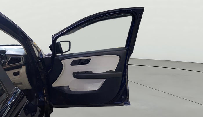 2024 Tata ALTROZ XM PLUS PETROL, Petrol, Manual, 9,185 km, RHS Front Door