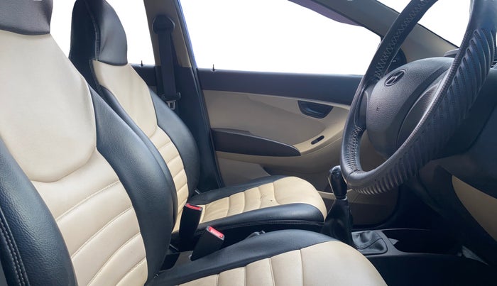 2014 Hyundai Eon MAGNA +, Petrol, Manual, 1,09,021 km, Right Side Front Door Cabin