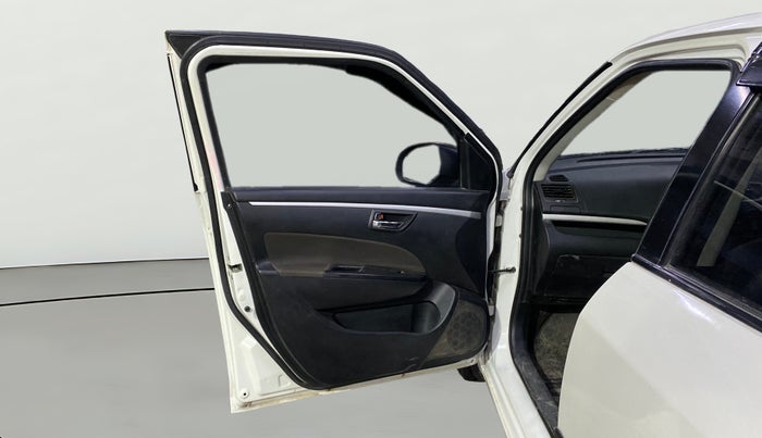 2017 Maruti Swift VXI, Petrol, Manual, 1,15,743 km, LHS Front Door