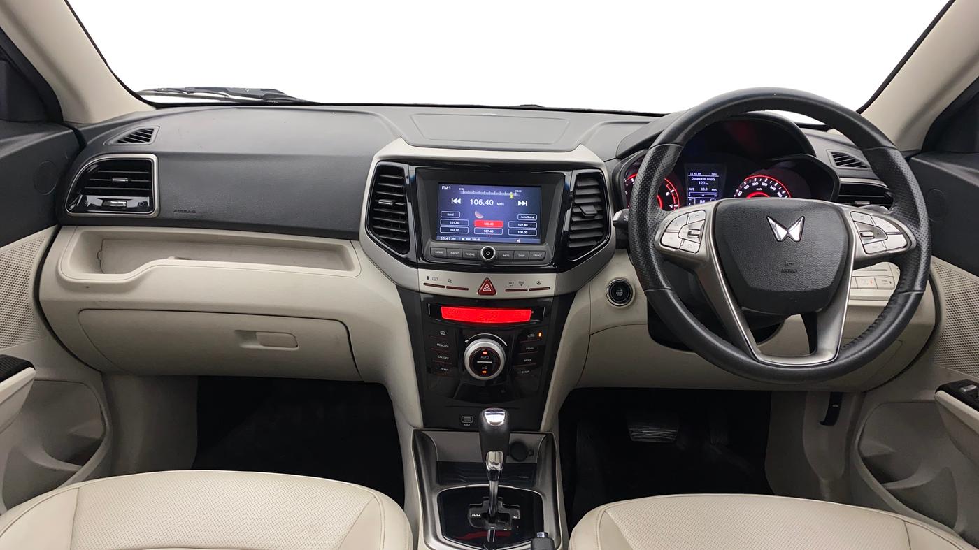 2024 Mahindra XUV300 W8 (O) 1.2 PETROL AMT, Petrol, Automatic, 17,821 km, Dashboard