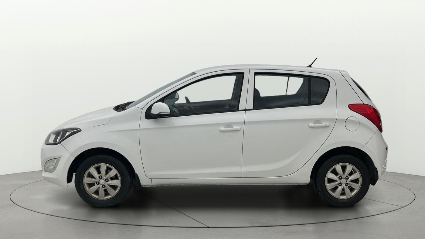 2013 Hyundai i20 SPORTZ 1.4 CRDI, Diesel, Manual, 1,30,474 km, Left Side