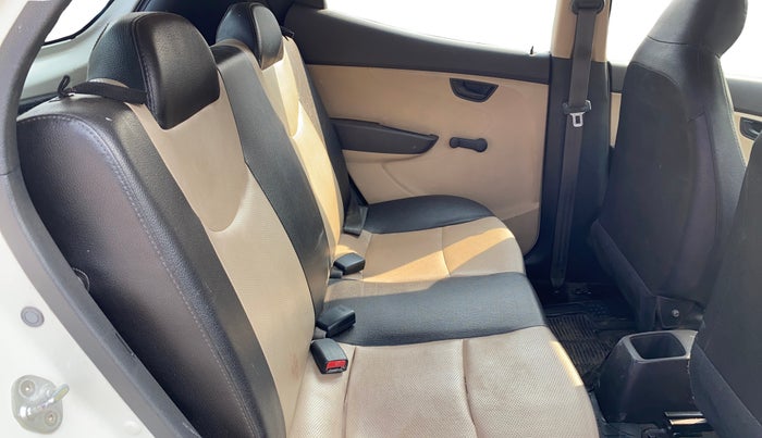 2014 Hyundai Eon ERA +, Petrol, Manual, 48,225 km, Right Side Rear Door Cabin