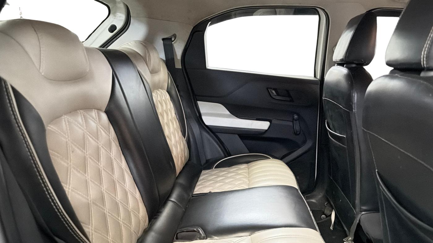2023 Tata PUNCH PURE MT, Petrol, Manual, 27,447 km, Right Side Rear Door Cabin
