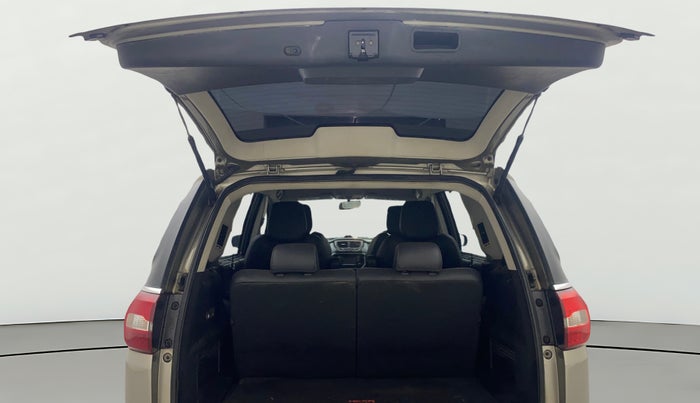 2017 Tata Hexa XTA 4X2 6 STR, Diesel, Automatic, 95,880 km, Boot Door Open