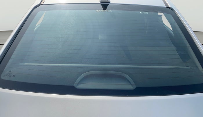 2018 Hyundai Verna 1.6 SX (O) CRDI MT, Diesel, Manual, 68,211 km, Rear Windshield