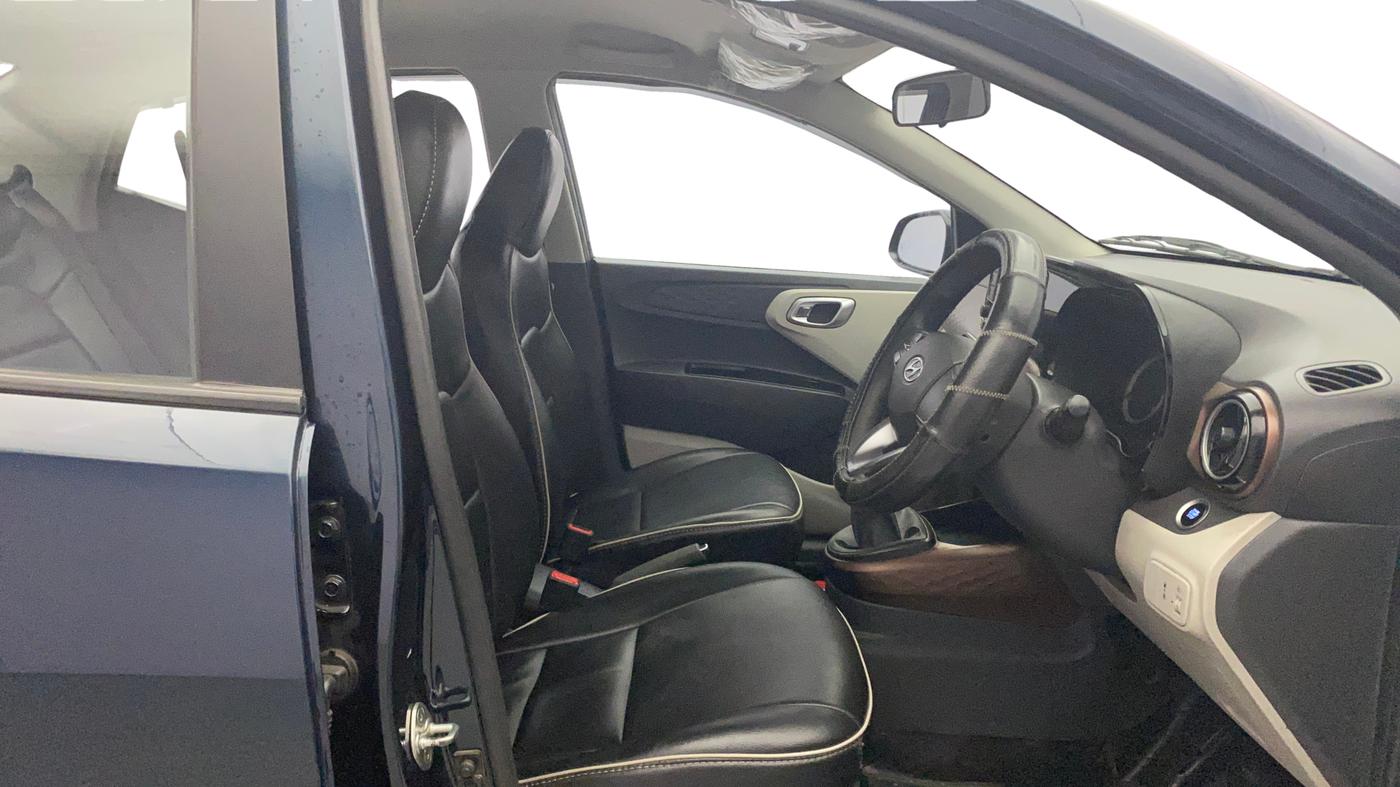 2022 Hyundai AURA SX 1.2 CNG, CNG, Manual, 1,21,535 km, Right Side Front Door Cabin