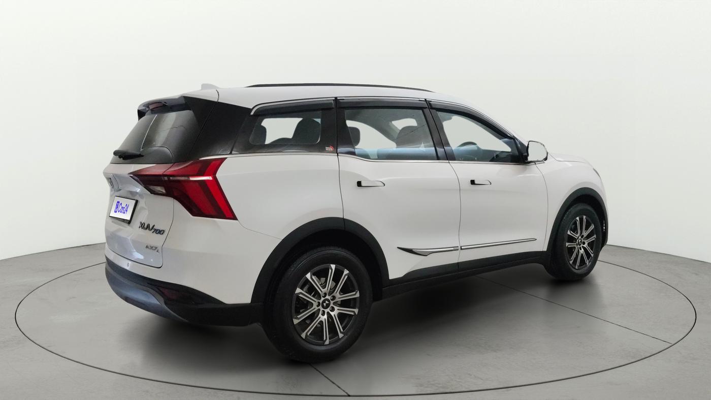 2025 Mahindra XUV700 AX 7 LUXURY P AT 7 STR, Petrol, Automatic, 8,456 km, Right Back Diagonal