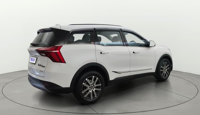 2025 Mahindra XUV700 AX 7 LUXURY P AT 7 STR, Petrol, Automatic, 8,456 km, Right Back Diagonal