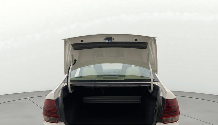 2020 Volkswagen Vento HIGHLINE 1.0L TSI, Petrol, Manual, 1,10,984 km, Boot Door Open